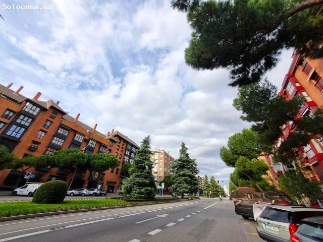 Plaza para coche grande en Puerta de Toledo