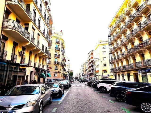 Plaza para coche pequeño en Trafalgar