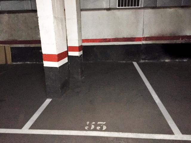 Plaza párking para coche pequeño