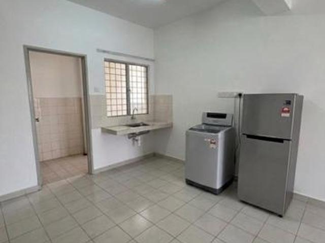 Plaza prima condo 3room 2bathroom parking 2aircon kitchen cabinet