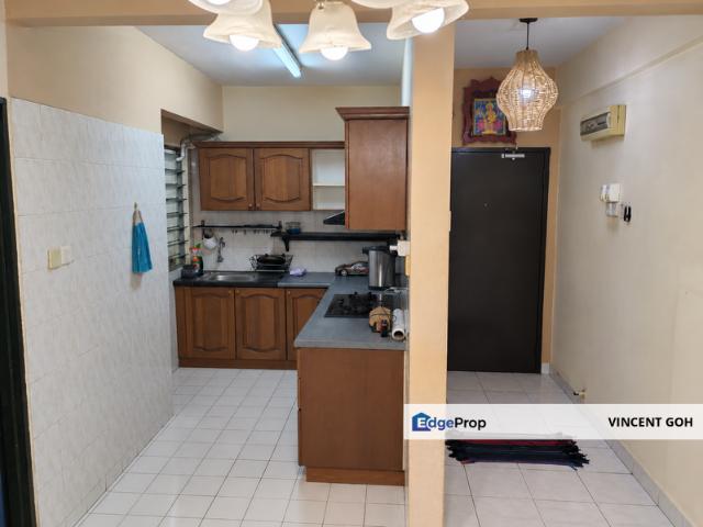 Plaza Sinar Apartment