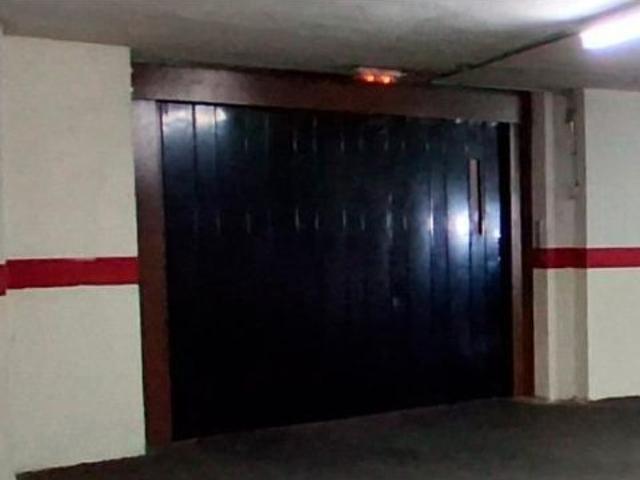 PLAZAS DE GARAJE EN VENTA SALAMANCA. Urbis te ofrece dos plazas de garaje en venta en el centro de S