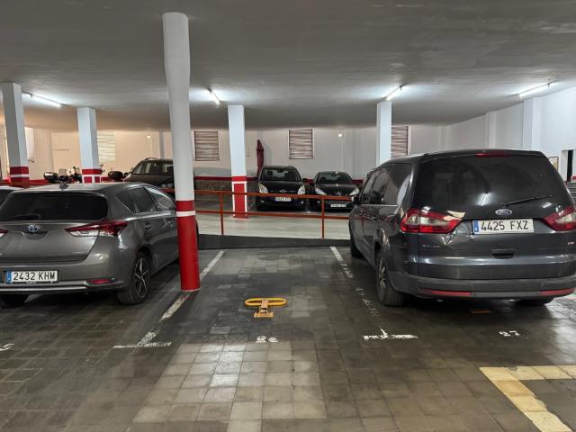 Plaça de parking de cotxe