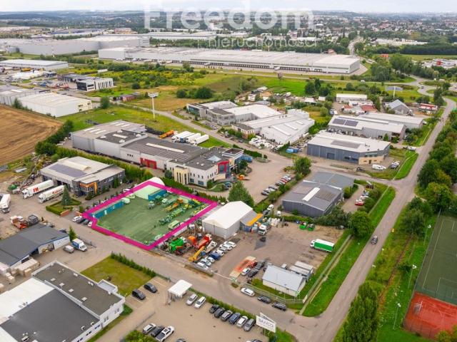 Plac 2000 m² z biurami i halą w Rusocinie