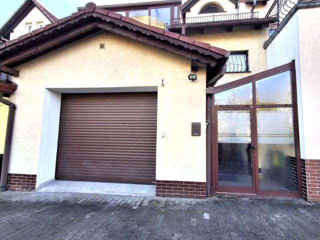 Plac 300 m², Lubań