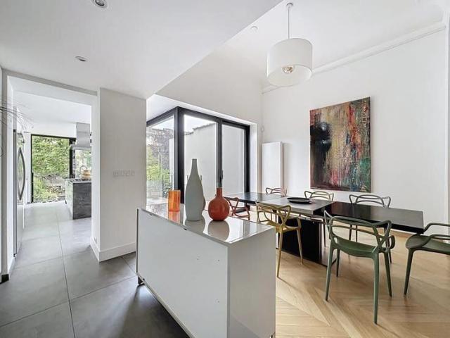 Place Brugmann Renovated house Garden
