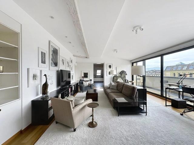 Place de Neuve Appartement d'exception de 7 pièces Comptoir Immobilier