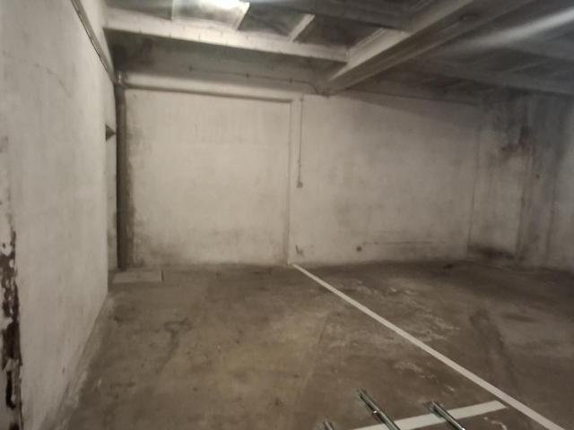 Place de parking à louer, en sous sol d'un immeuble