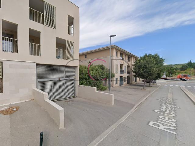 PLACE DE PARKING RESIDENCE FERMEE ET SECURISE