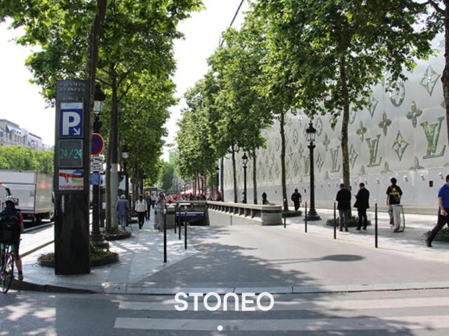 Place de parking sur les Champs Elysées