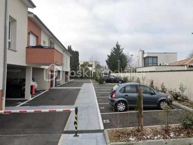 Place de parking sécurisée
