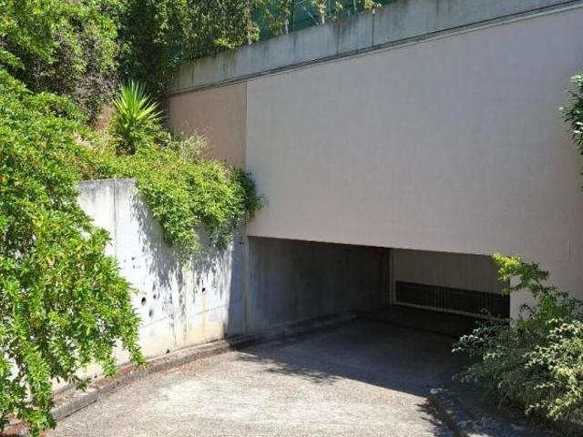 Place de parking sécurisée en sous sol