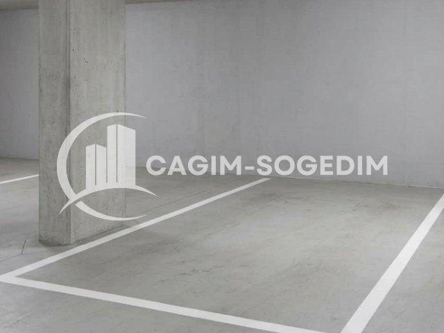 Place de parking souterrain Saint Louis