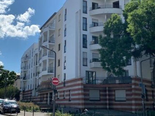 PLACE DES VOSGES F2 loué à vendre