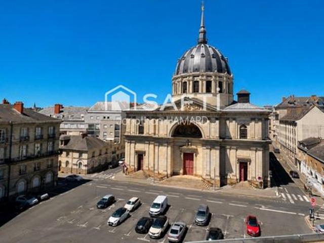Place du Sanitat – Découvrez une pépite au dernier étage d'un immeuble du XIXème siècle