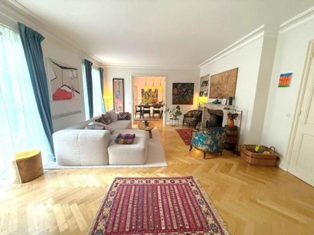 Place Dumon/Parc Woluwe. Villa + garden + garage + car park