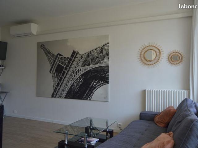 Place François 1er – Triangle d'Or 2 pièces 39.33 m² et 4.06 m² de balcon