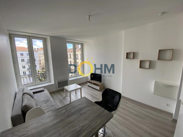 PLACE JEAN JAURES HYPER CENTRE VILLE BEL APPARTEMENT MEUBLE