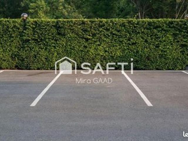 Place parking centre Castelginest