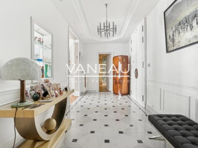 Place Rodin Appartement 6P familial et de réception 210m2 immeuble année 30
