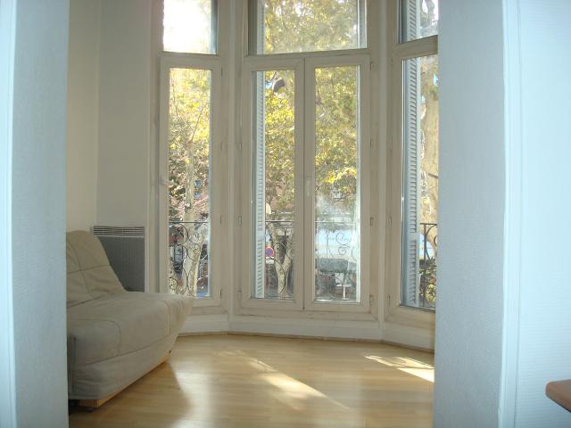 PLACE ROTONDE STUDIO 20M2 ENSOLEILLE