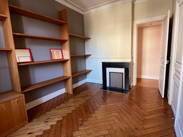 Place Saint marc, charmant appartement 2 chambres