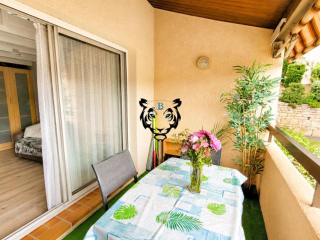PLAGE A PIED. STUDIO MEZZANINE Les Issambres
