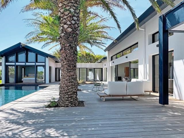 PLAGE D'ERRETEGIA VILLA D'ARCHITECTE ENTIÈREMENT RÉNOVÉE