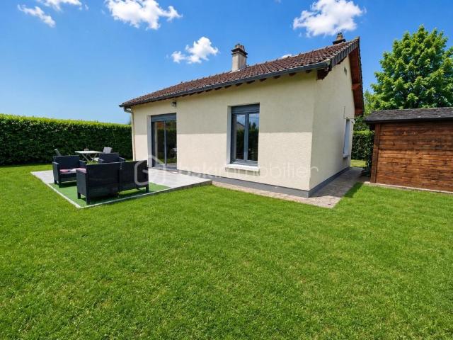 Plain pied moderne non mitoyen 2 chambres garage terrain 400m²