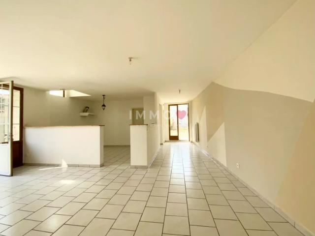 Plain pied avec 2 chambres et jardin