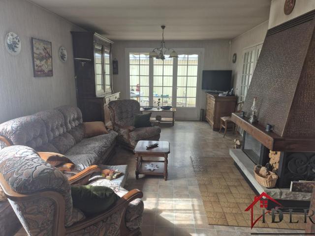 Plain pied à moderniser de 100m2 avec potentiel 3 chambres