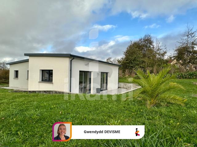 Plain pied contemporain avec jardin à proximité du bourg 103m² Peumérit