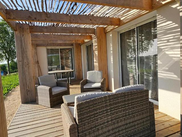 Plain pied contemporain de 110 m² à Miramont de Guyenne