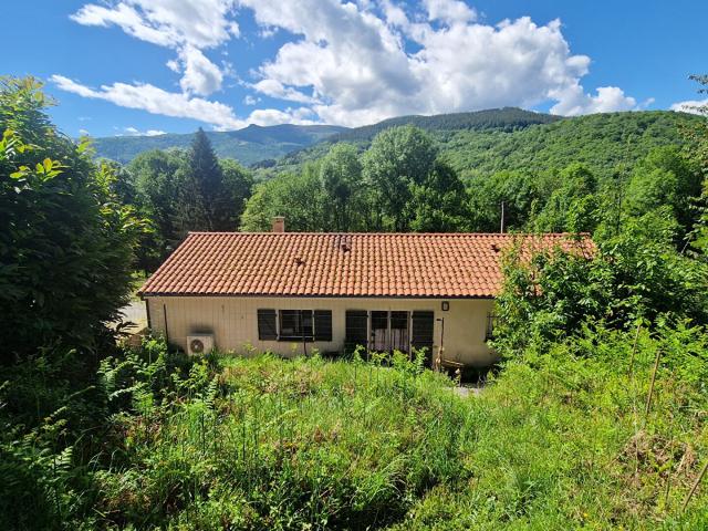 Plain pied de 2016 avec jardin et dépendance 95m² Serres sur Arget