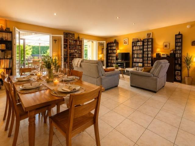 Plain Pied familial avec véranda chauffée + piscine – 4 cham. 130m² Agen