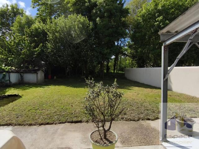 Plain pied, 3 chambres, garage et jardin