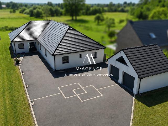 Plain pied 4 chambres double garage construction de 2013