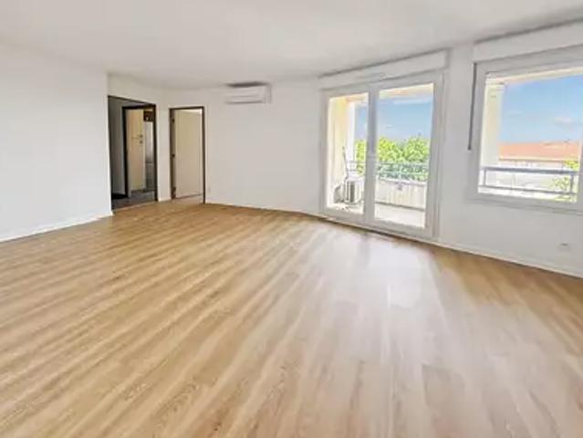 Plaisance du Touch 31830 Achat / Vente appartement 3 pièces t3 au dernier étage piscine