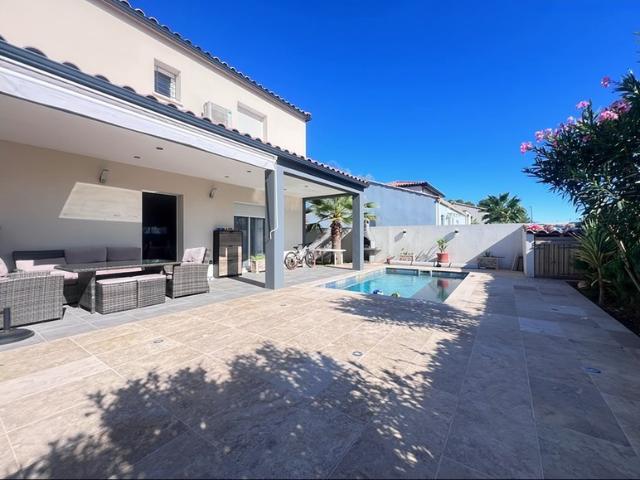 PLAISSAN 34 Charmante villa de 130m2 avec piscine et jardin de 300m2