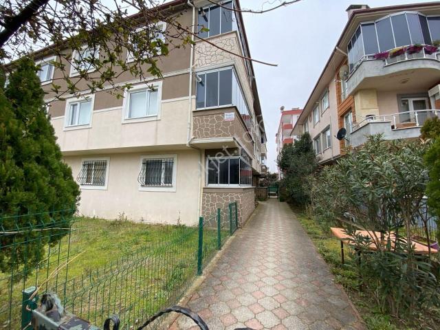 Plaj Merkez/2+1 Ayrı Mutfak/müstakil Girişli Şirin Bahçe Katı !