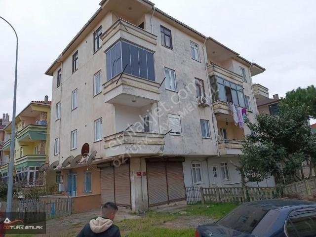 Plaj Merkez Konumda 1+1 50 M2 Konbi Petek Cam Balkonlu Orta Kat