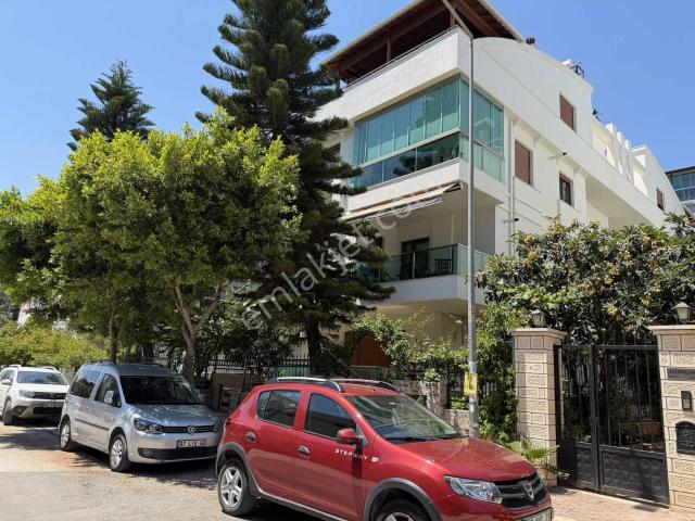 Plaja 200 Mt, Genç Asansörlü 2 Katlı Bakımlı Binada. 3+1 Dublex