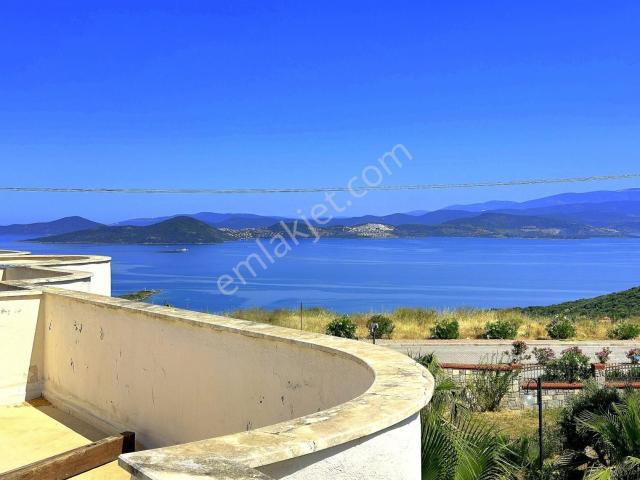 Plajlı Sitede Eşyalı Çift Cephe Deniz Manzaralı Büyük Tip Daire