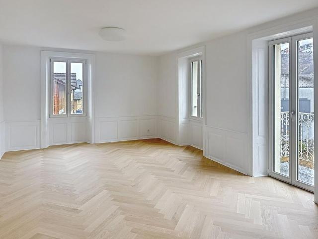 Plan Conthey, appartement rénové de 2.5 pièces avec place de parc proche de toutes les commodités