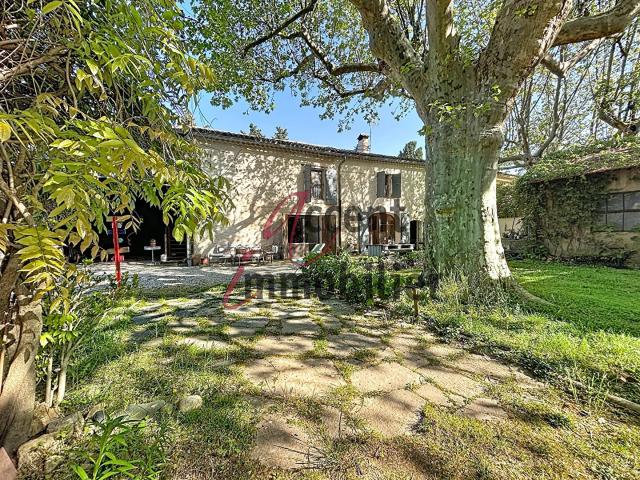 Plan D'orgon Mas provençal avec gîtes sur plus d'un hectar. 262m² Plan d'Orgon