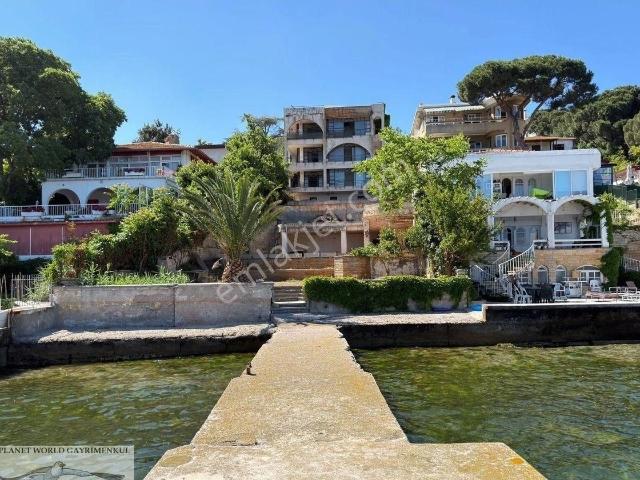 Planet’ten Deniz Manzaralı Havuzlu Rıhtımlı Düz Arazili Yalı