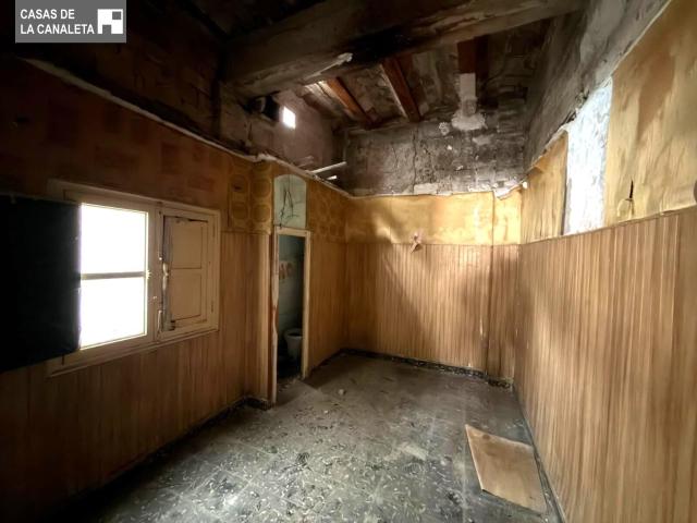 PLANTA BAJA VIVIENDA DE 33M2 PARA REFORMAR