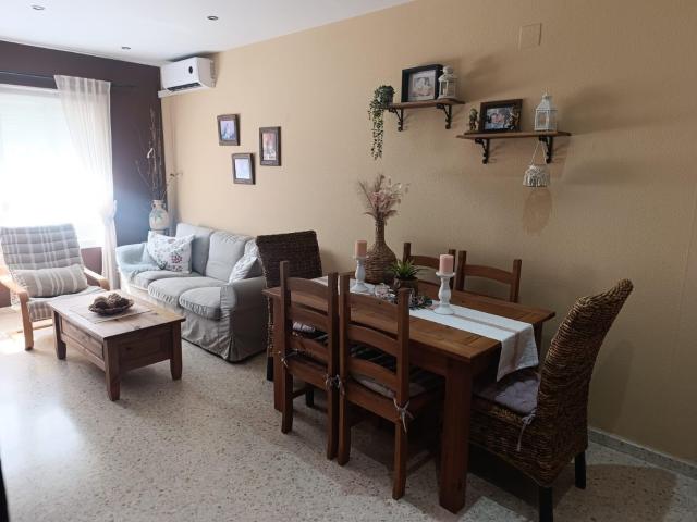 PLANTA BAJA VPO CON PATIO, GARAJE Y TRASTERO EN PUERTAS DEL SUR