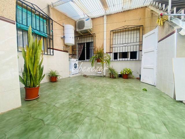 PLANTA BAJA CON COCHERA