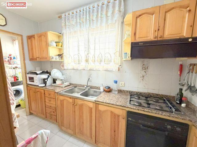 ¡PLANTA BAJA CON GRAN TERRAZA, CHIMENEA Y PARKING A 250M DEL MAR!